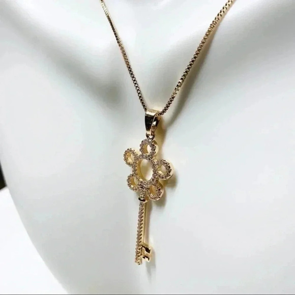 DAINTY Key Necklace | Cubic Zirconia Necklace | 21st Birthday Gift | - Picture 5 of 7